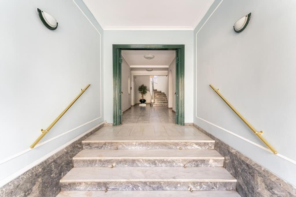 Amazing 3Bdr Apt With Unique Roof Garden In Plaka Афіни Екстер'єр фото